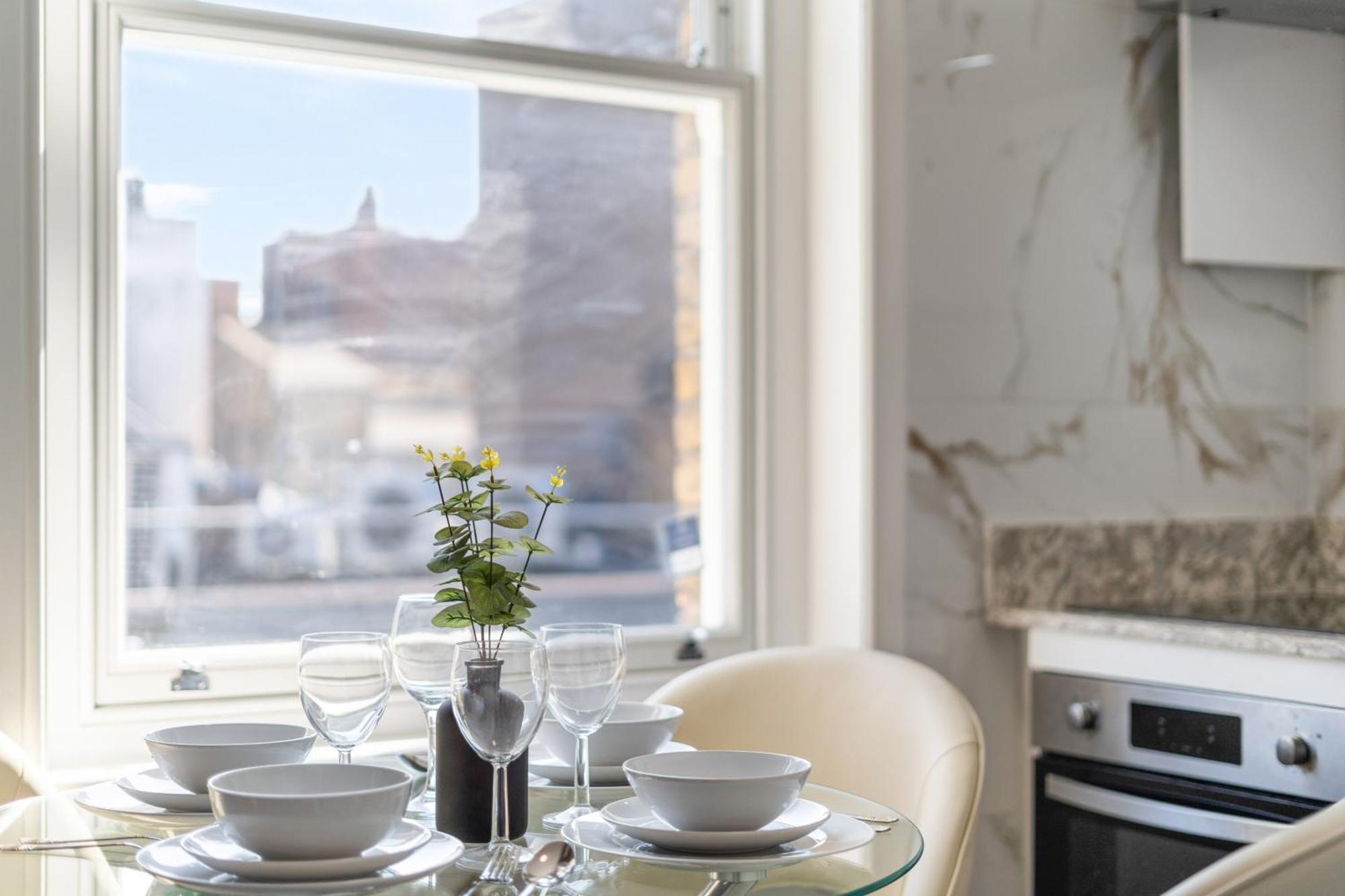 Lively Soho In The Heart Of Londons Nightlife No Lift Gsg Apartment London